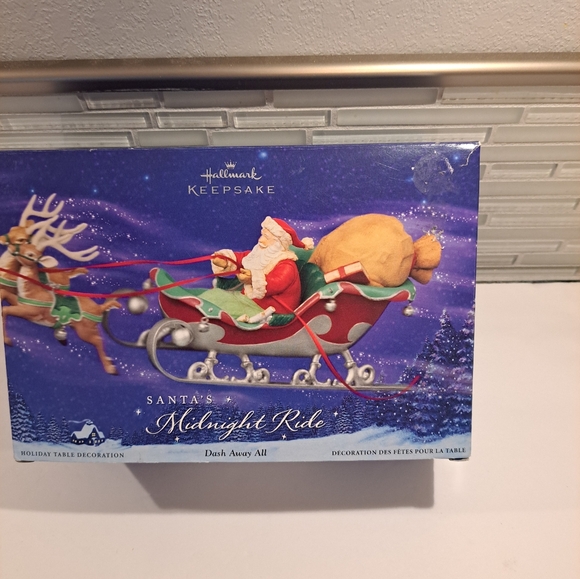 2005 Hallmark Keepsake Santa’s Midnight Ride “Dash Away All" Table Decoration - Picture 2 of 9